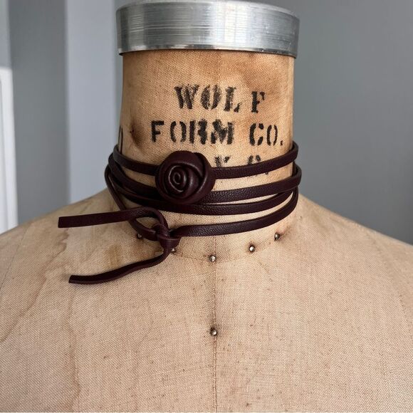 Zara Burgundy Leather Rose Choker Necklace - Picture 3 of 7